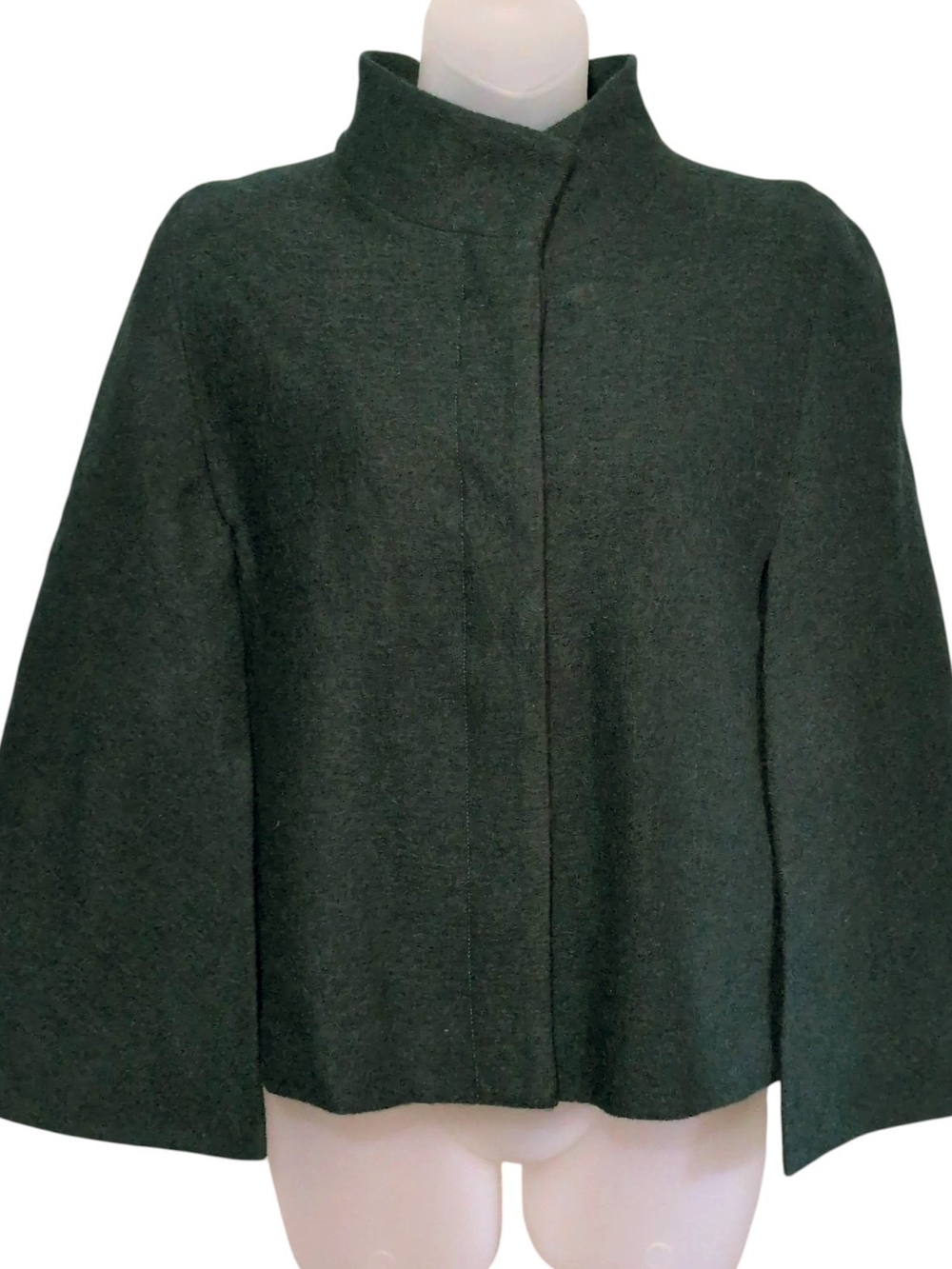 Chico’s Swiss Pine Green Wool Blend Cape NWT Size 2 Elegant Outerwear